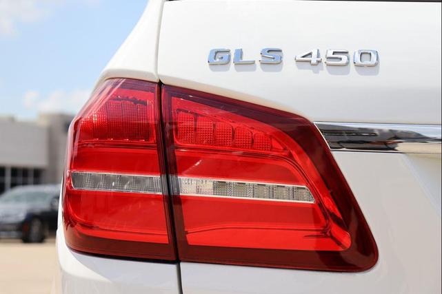Photo of 2019 Polar White Mercedes-Benz GLS 450