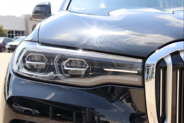 Photo of 2020 Jet Black BMW X7