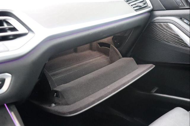 Photo of 2020 Jet Black BMW X7