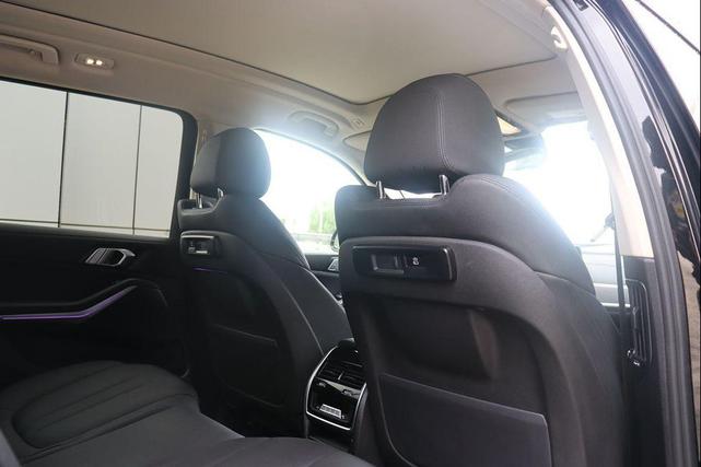 Photo of 2020 Jet Black BMW X7