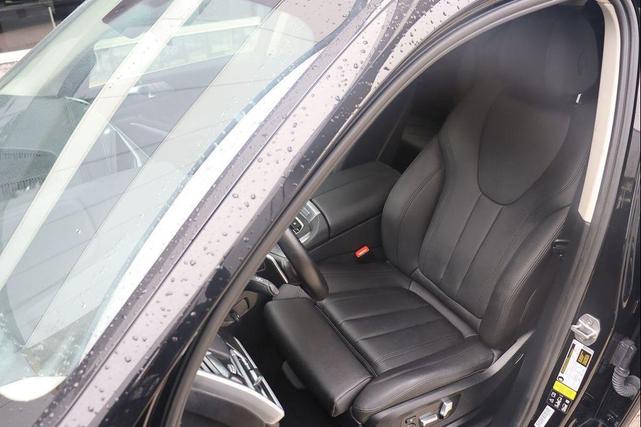 Photo of 2020 Jet Black BMW X7