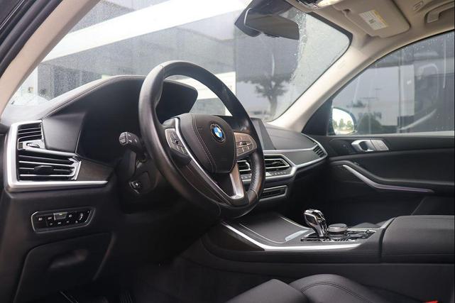 Photo of 2020 Jet Black BMW X7