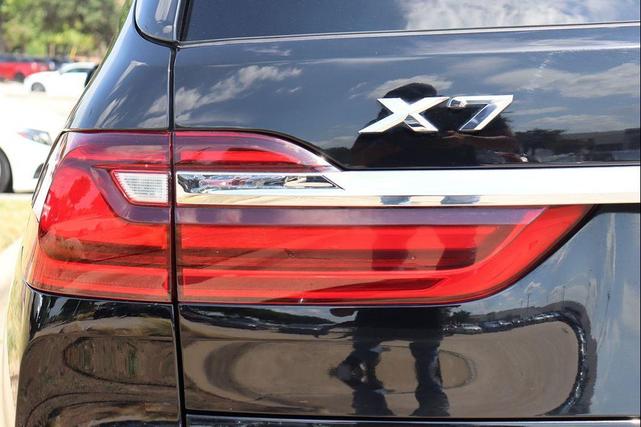 Photo of 2020 Jet Black BMW X7