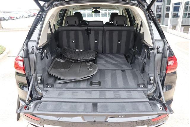 Photo of 2020 Jet Black BMW X7