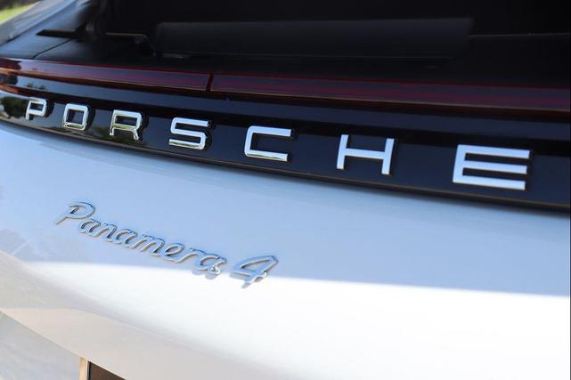 Photo of 2018 Carrara White Metallic Porsche Panamera