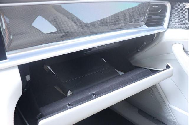 Photo of 2018 Carrara White Metallic Porsche Panamera