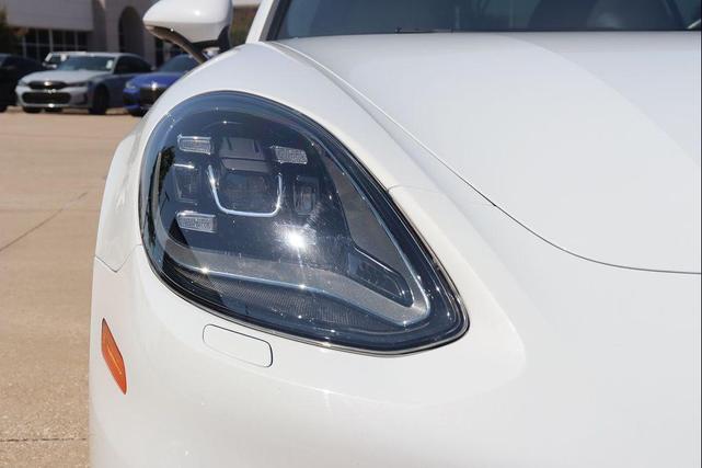 Photo of 2018 Carrara White Metallic Porsche Panamera
