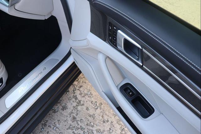Photo of 2018 Carrara White Metallic Porsche Panamera