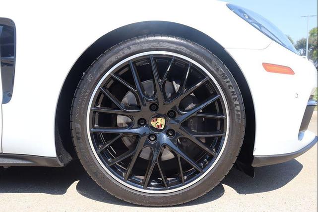 Photo of 2018 Carrara White Metallic Porsche Panamera