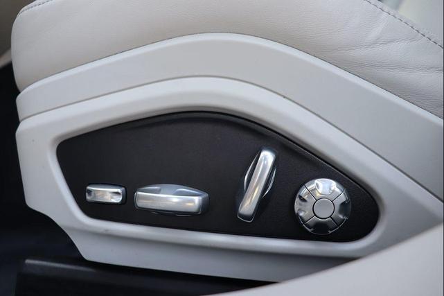Photo of 2018 Carrara White Metallic Porsche Panamera