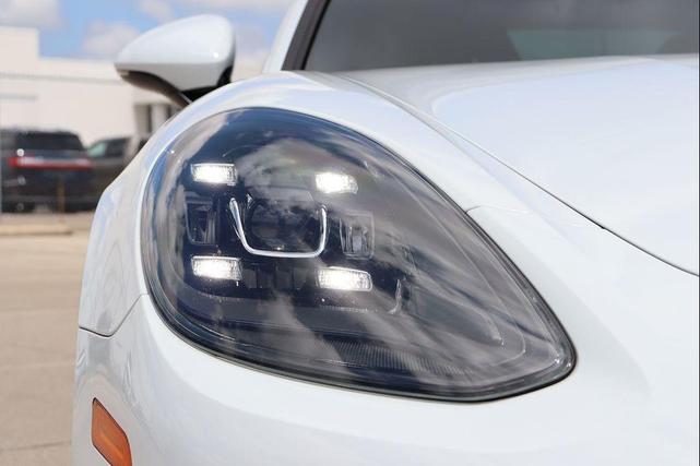 Photo of 2018 White Porsche Panamera