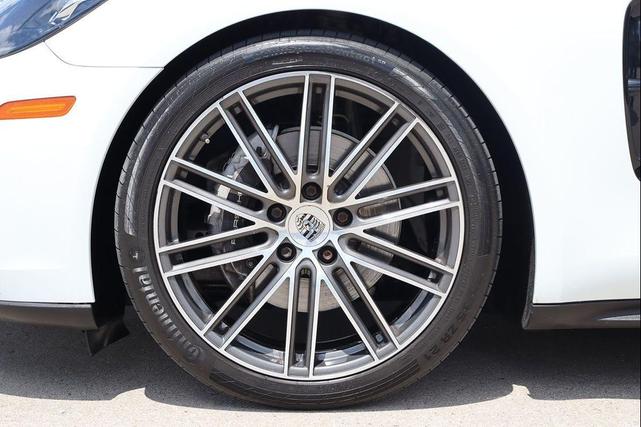 Photo of 2018 White Porsche Panamera