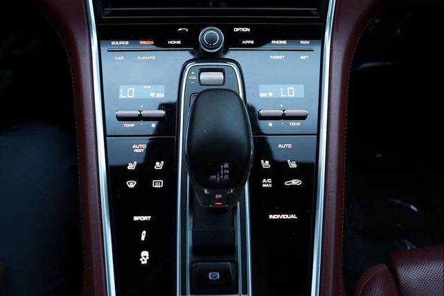 Photo of 2018 White Porsche Panamera
