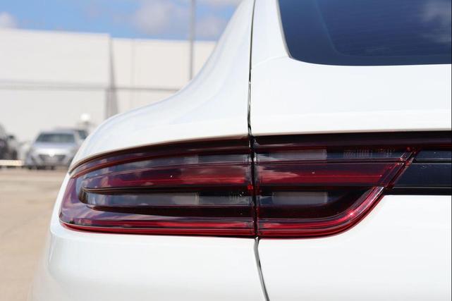 Photo of 2018 White Porsche Panamera