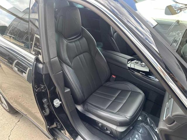 Photo of 2017 Nero Maserati Levante