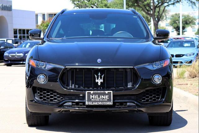 Photo of 2017 Nero Maserati Levante