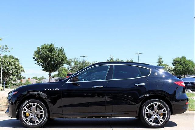 Photo of 2017 Nero Maserati Levante