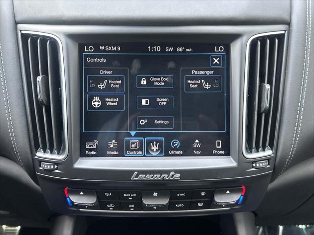 Photo of 2017 Nero Maserati Levante