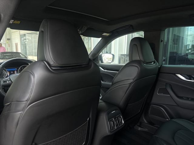 Photo of 2017 Nero Maserati Levante