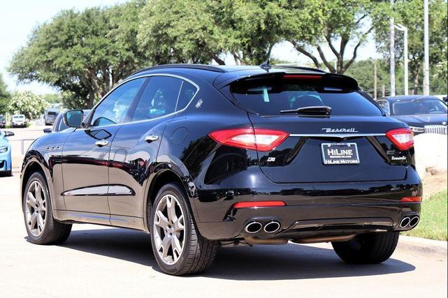Photo of 2017 Nero Maserati Levante