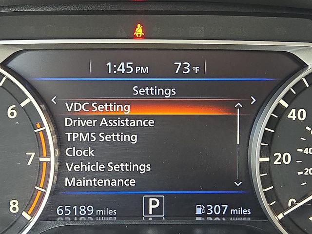 Photo of 2023 Glacier White Nissan Altima