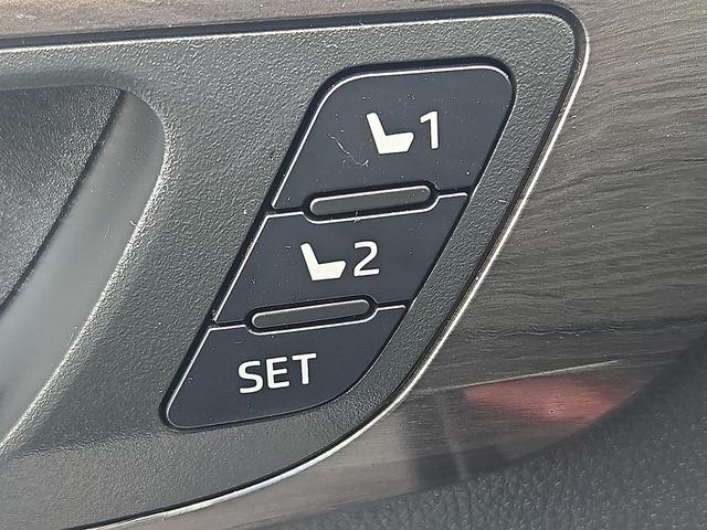 Photo of 2022 Ruby Flare Pearl Toyota Highlander Hybrid