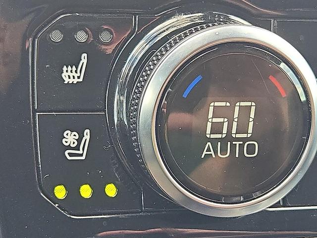 Photo of 2022 Ruby Flare Pearl Toyota Highlander Hybrid
