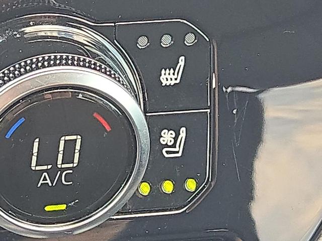Photo of 2022 Ruby Flare Pearl Toyota Highlander Hybrid