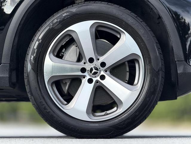 Photo of 2019 Black Mercedes-Benz GLC 300