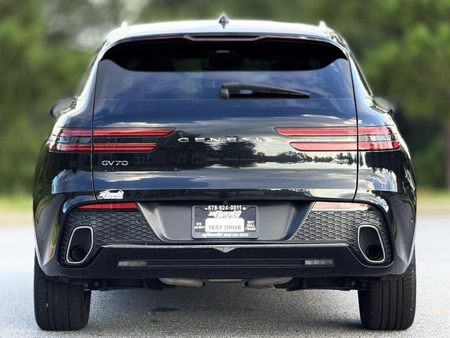 Photo of 2022 Vik Black Genesis GV70