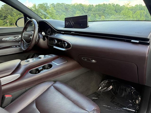 Photo of 2022 Vik Black Genesis GV70