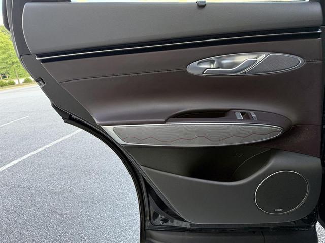 Photo of 2022 Vik Black Genesis GV70