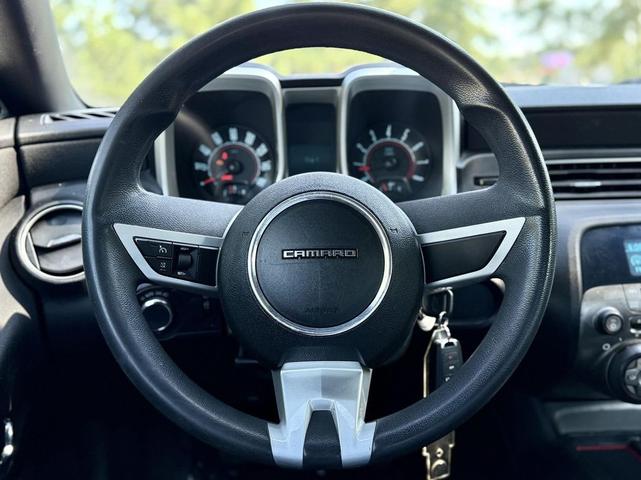 Photo of 2011 Silver Ice Metallic Chevrolet Camaro
