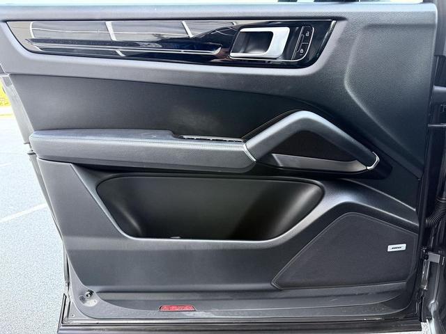 Photo of 2020 Quartzite Grey Metallic Porsche Cayenne