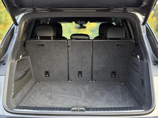 Photo of 2020 Quartzite Grey Metallic Porsche Cayenne