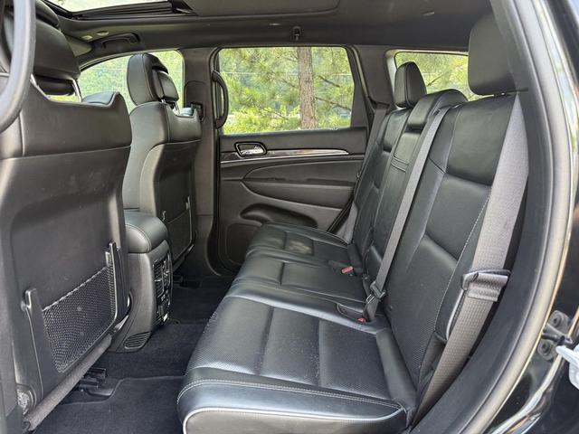 Photo of 2021 Diamond Black Crystal Pearlcoat Jeep Grand Cherokee