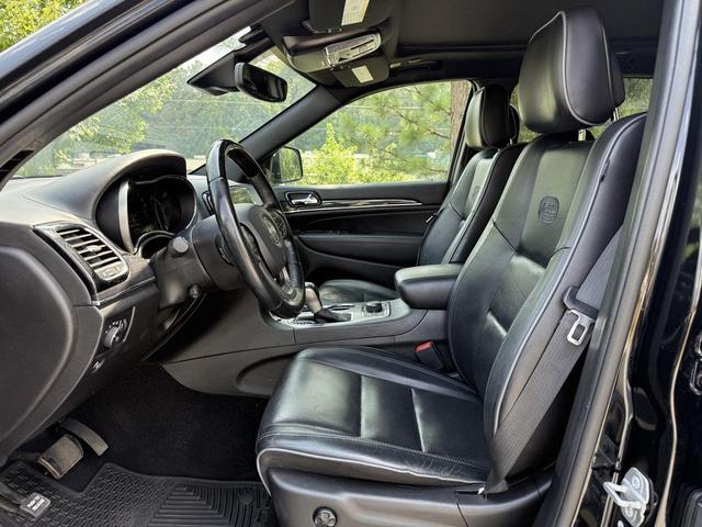 Photo of 2021 Diamond Black Crystal Pearlcoat Jeep Grand Cherokee