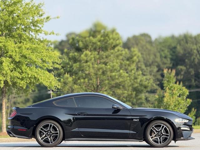 Photo of 2019 Shadow Black Ford Mustang