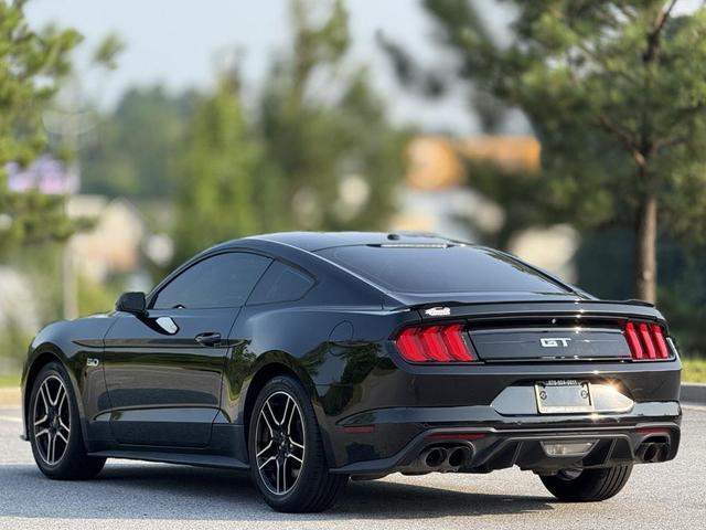 Photo of 2019 Shadow Black Ford Mustang