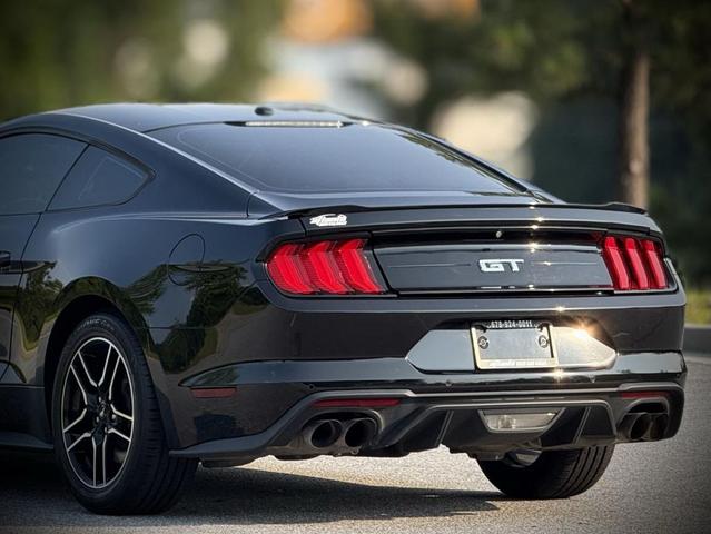 Photo of 2019 Shadow Black Ford Mustang