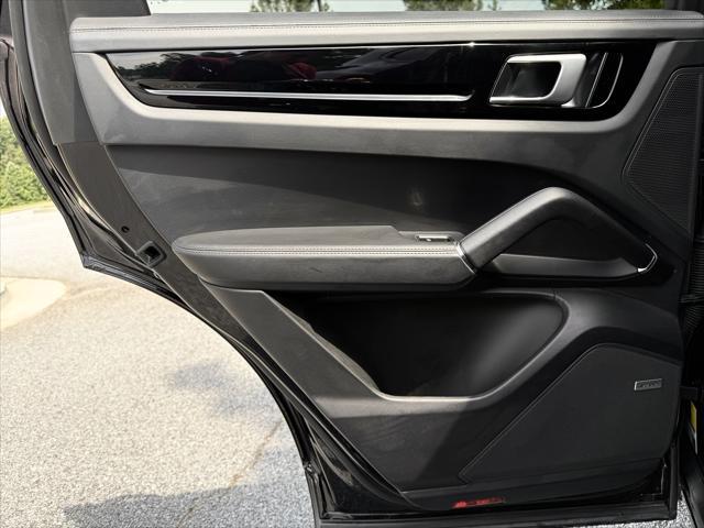 Photo of 2020 Black Porsche Cayenne