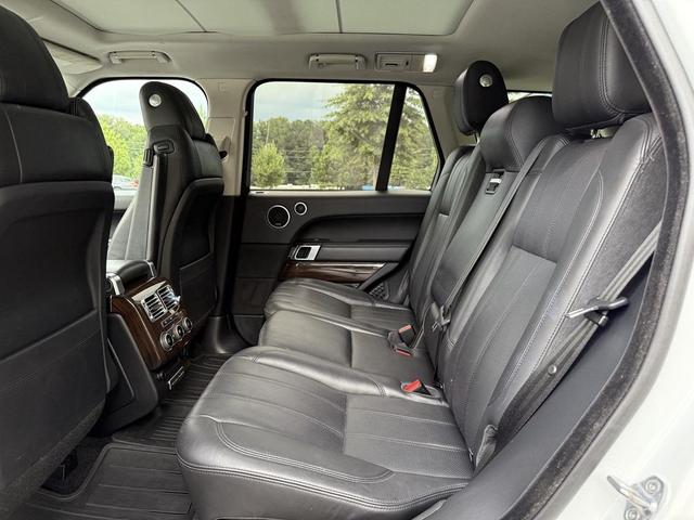 Photo of 2016 White Land Rover Range Rover
