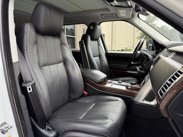 Photo of 2016 White Land Rover Range Rover