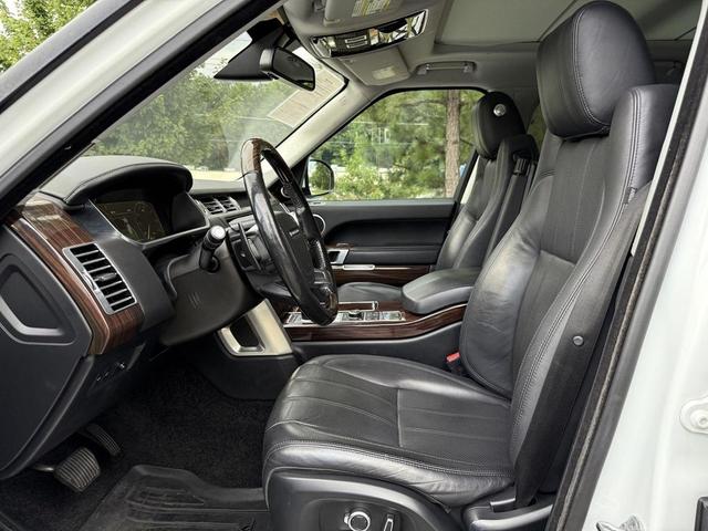 Photo of 2016 White Land Rover Range Rover
