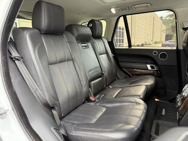 Photo of 2016 White Land Rover Range Rover