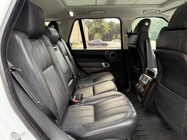 Photo of 2016 White Land Rover Range Rover