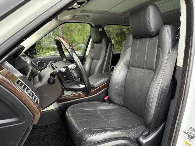 Photo of 2016 White Land Rover Range Rover