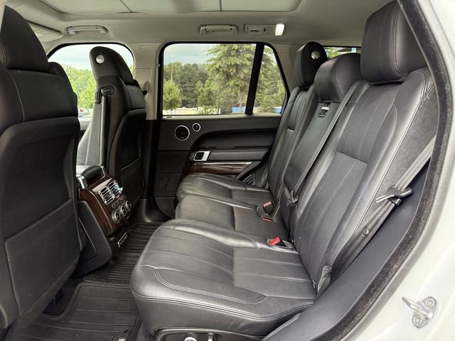 Photo of 2016 White Land Rover Range Rover