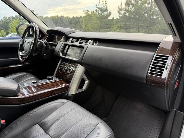 Photo of 2016 White Land Rover Range Rover