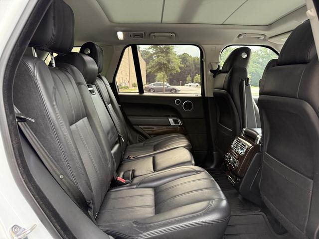 Photo of 2016 White Land Rover Range Rover